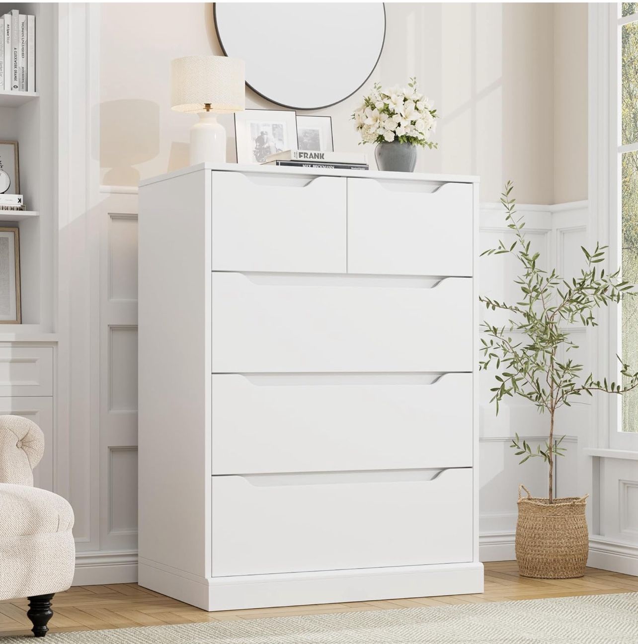 Modern 5 Drawer Dresser for Bedroom, Chest of Drawers with Storage, Wood Storage Chest Organizers with Cut-Out Handles, Accent Storage Cabinet for Liv