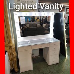 😍 White High Gloss Vanity