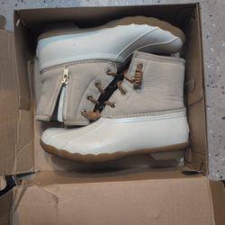 Sperry Saltwater Ivory Boots 6.5 Women's 