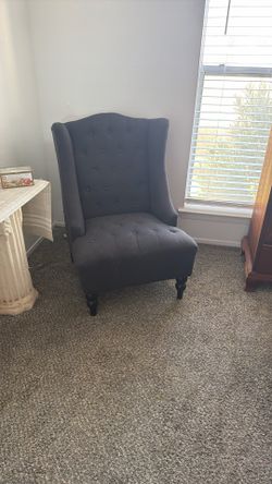 Classic Lounge Chair