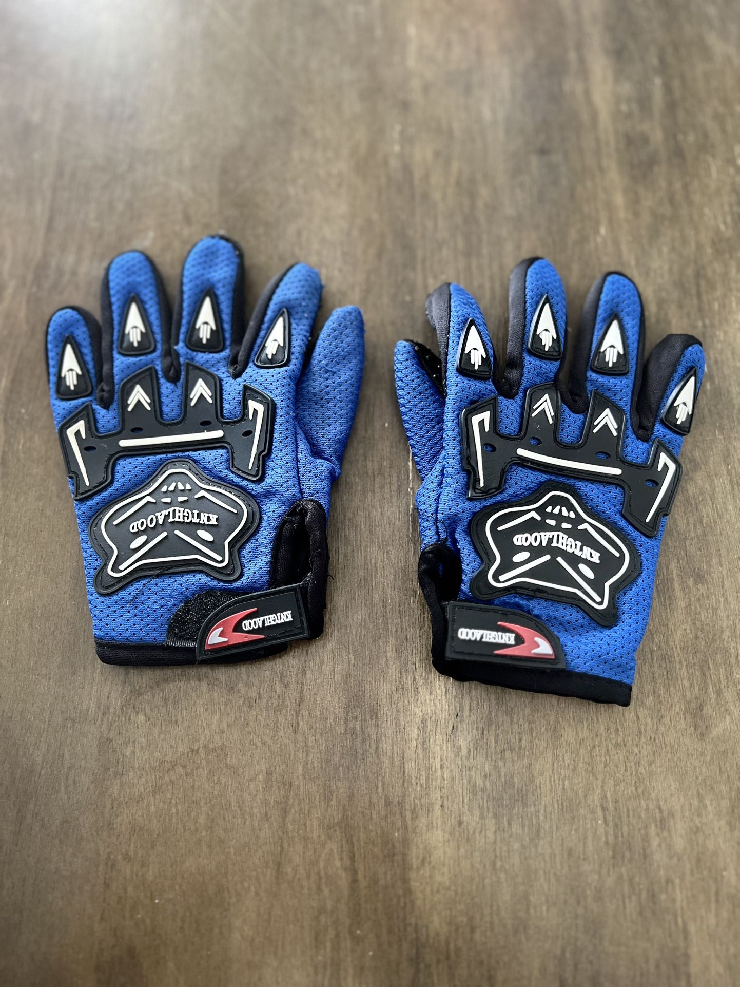 Boys Baseball Gloves $3