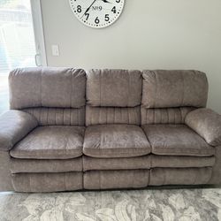 Brand New Beige/ivory Reclining Sofa 90x41x40 Made In The USA