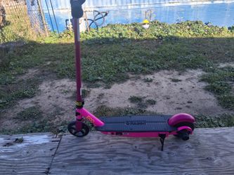 Razor E90 Electric Scooter Pink