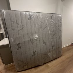 king bed BRAND NEW 
