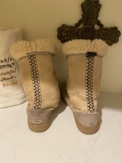 Uggs size 8 woman’s