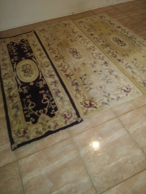 3 Carpet Runners One Is Burgundy And Two Are Color Beige 2 Ft Wide 4 3 Carpet Runners One Is Burgundy And Two Are Color Beige 2 Ft Wide 4 Feet Long For In West Palm Beach Fl Offerup