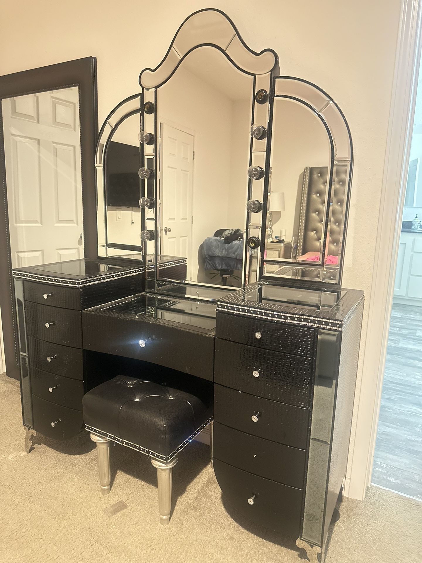 Aico Furniture Hollywood Swank Upholstered Vanity Black Iguana,All Products : American Fashion Style Bags On Sale