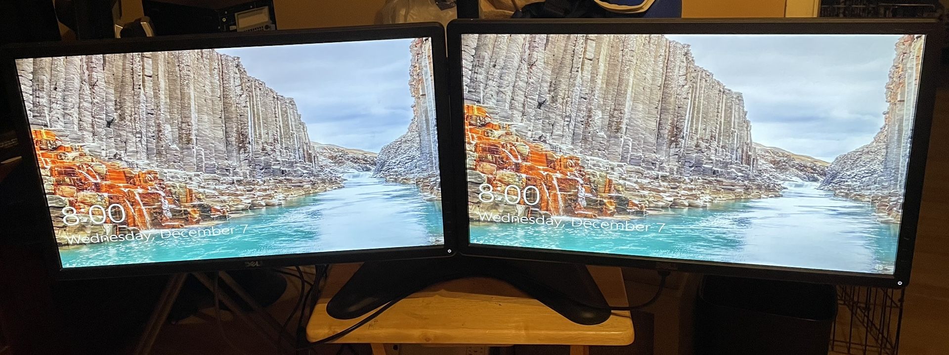 Dual 24” Monitors With Stand