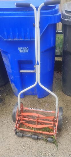 Manual lawn mower