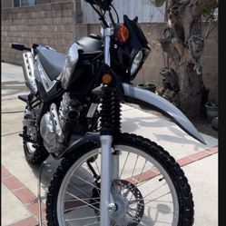 Motorcycle YAMAHA  2023