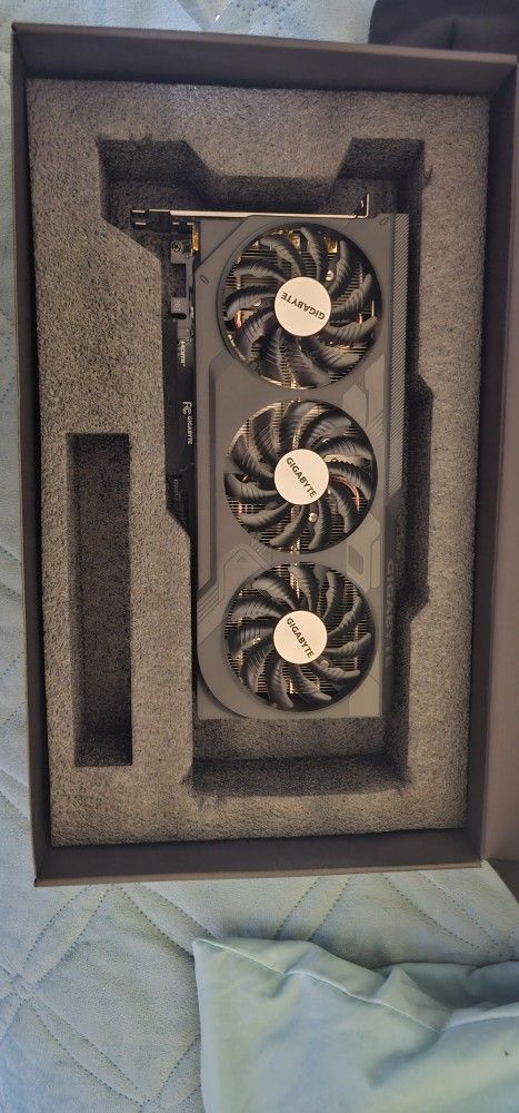 4070 Super Gigabite Windforce 12GB 