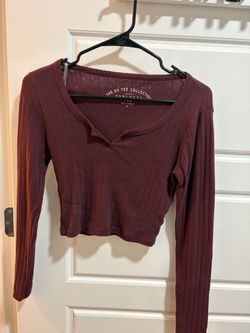 Aeropostale burgundy long sleeve ribbed crop top in a M #aeropostale #ribbed