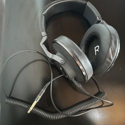 Auriculares de Estudio Profesionales AKG K553 Mkll 