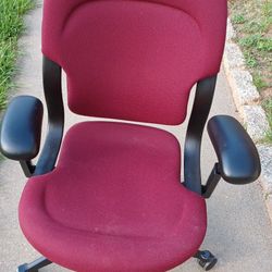  Red Chairs On Wheels :Adjustable Executive And Assistant