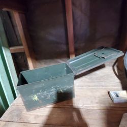 World Ward Vintage Heavy Duty Box Military