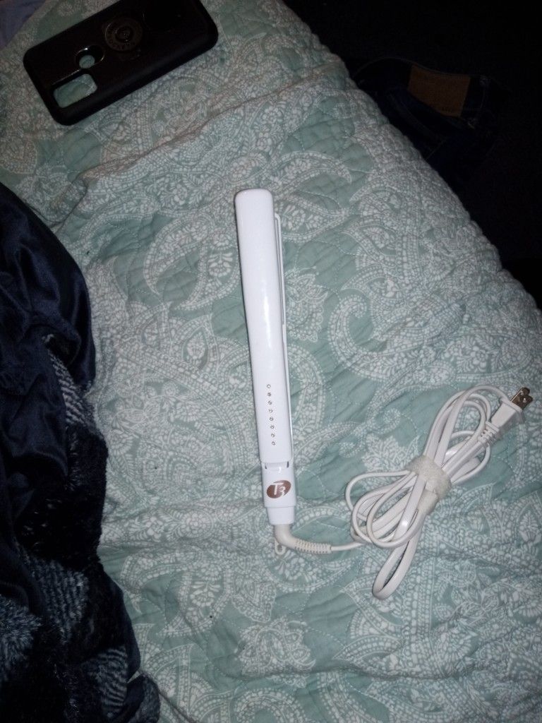 T3 One Pass Ultra Hair Straightener