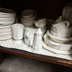 Pfaltzgraff Vintage 12 place table setting