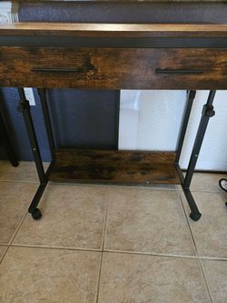 Like new small space standing desk