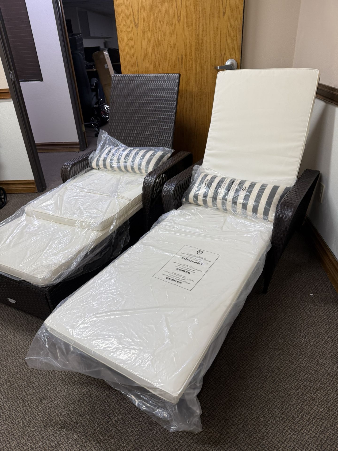 COSTWAY 2PCS PE Rattan Chaise Lounge Chair Recliner Adjustable Pillow Black