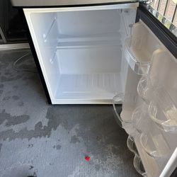 Mini Fridge And Freezer 60.00 Firm