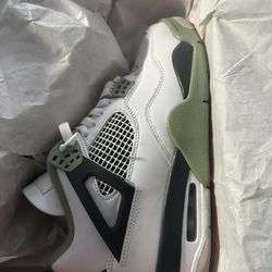 Jordan 4 “Seafoam” 