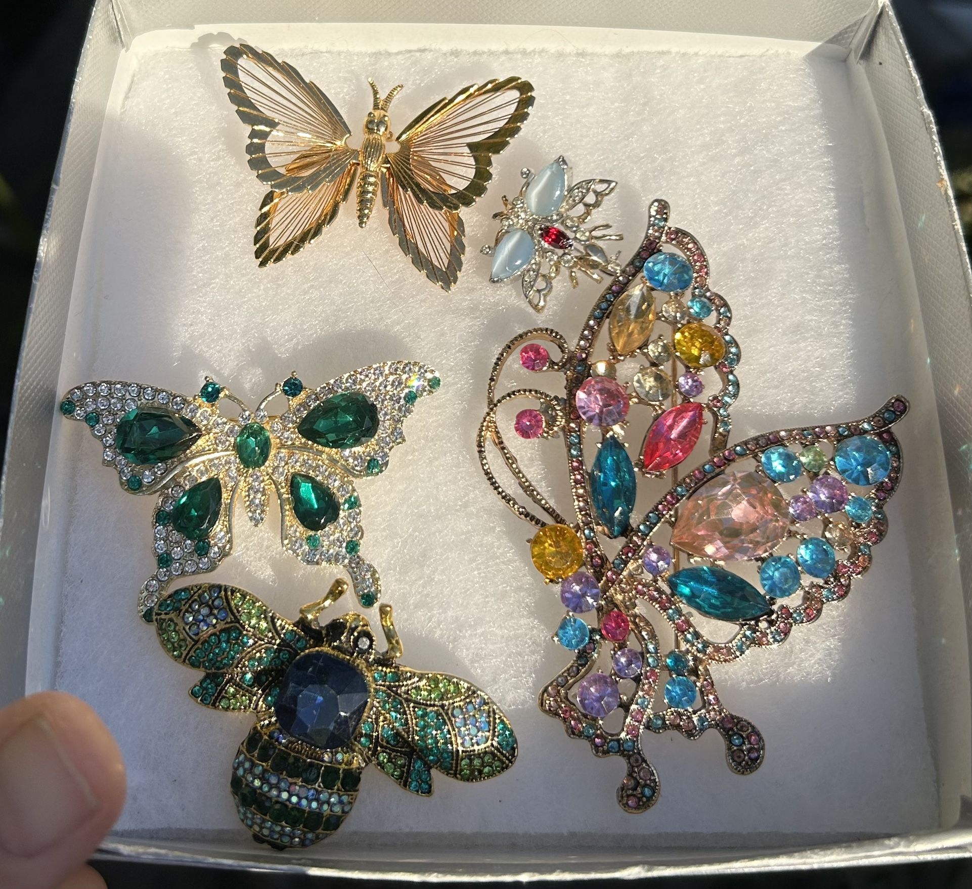 Vintage LOT of 5- Insects Bumblebee Emerald Rhinestone Butterful Brooch Assorted ALL Jewelry Pins Gemstones Collection 