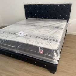 NEW MATTRESS KING SIZE PLUSH WITH BOX SPRING 