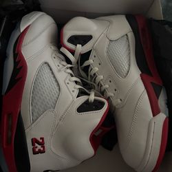Jordan 5 fire red sz12 like new