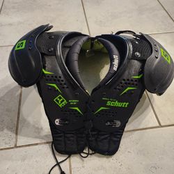 Medium Football Pads Size 12-13