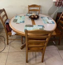 Wood Dinner Table adjustable
