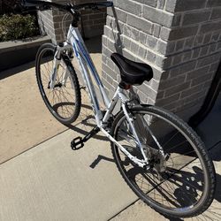Women’s Liv (By Giant) Hybrid Bike