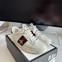 Woman’s Gucci Shoes