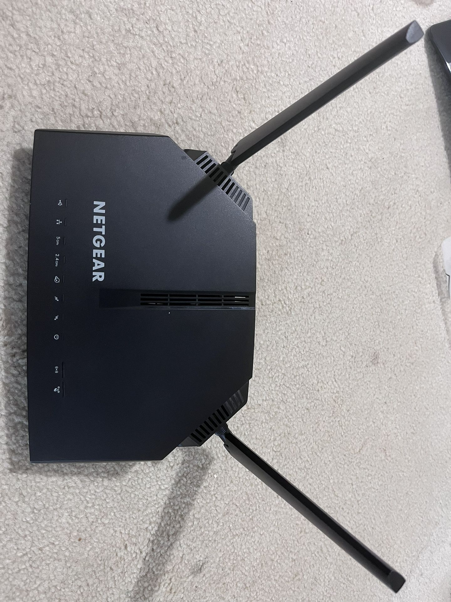 NETGEAR AC1200 WiFi Cable Modem Router, Model: C6220