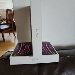 Ipad Pro 12.9 Inch 6th Generation Wifi Plus Cellular Brand New Sealed $1150 Each One 256GB 