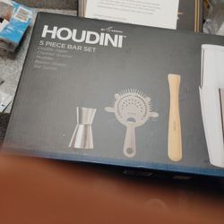 Houdini
4.9 stars out of 8 reviews
(4.9)|
8
Houdini 5-Piece Bar Set in Stainless Steel with Wood and Glass