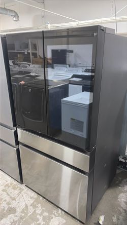 Samsung family hub French door refrigerator