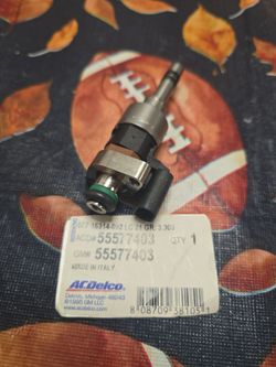 Fuel injector GM OEM new only have one $80
