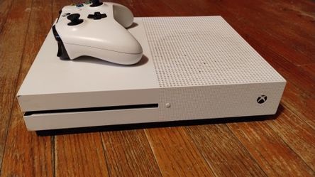 Xbox One S  Console & Controller 