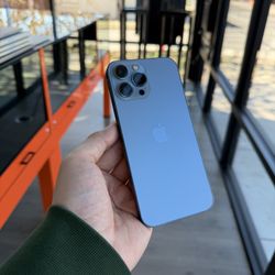 Apple iPhone 13 Pro Max 128GB Unlocked to any carrier! 90 day warranty! We offer financing!