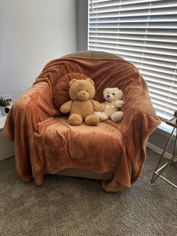 Rocking/swivel Chair Need Gone ASAP