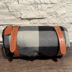 PortableAnd Picnic Blankets, 3 Layer Soft Fleece Blanket for Beach,Camping on Grass, Waterproof, Sandproof