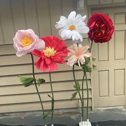 Tall fake flowers (5x)