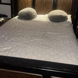 LED Queen bed/mattress/dresser‼️ (cama queen/colchon/mueble‼️luz led