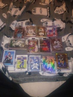 NFL Football Trading Cards Lot of 12 Mixed Players QBs