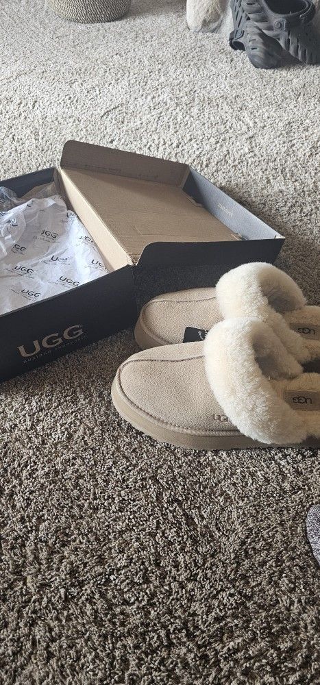 UGG's. Almost Brand New
