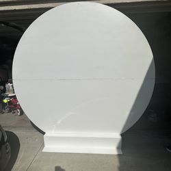 White Round Backdrop Wall 