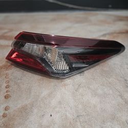 2021-2024 TOYOTA CAMRY SE RT TAIL LAMP OEM