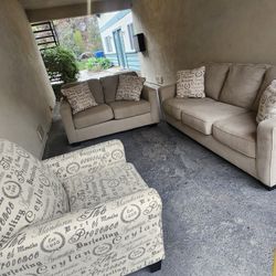 Couches , Sofas 