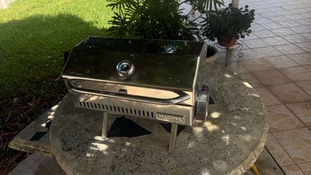 Magma boat barbecue