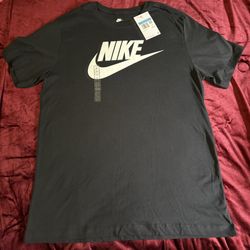 Men’s Medium Nike Logo Tshirt